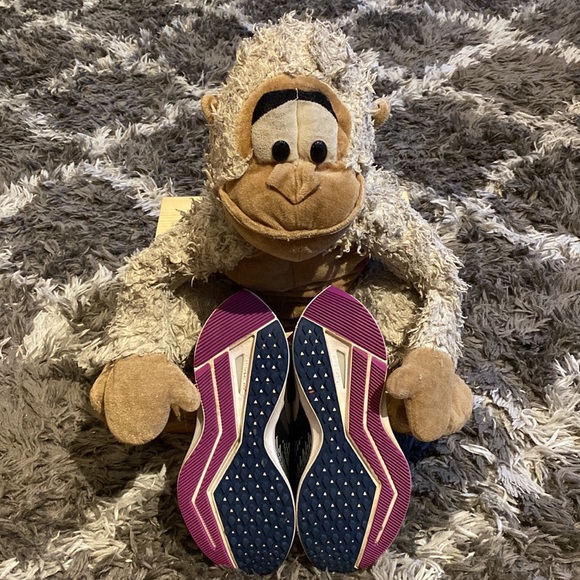 Lightly used Nike Zoom Winflo running shoes. Mookie highly recommends them. - Picture 5 of 7